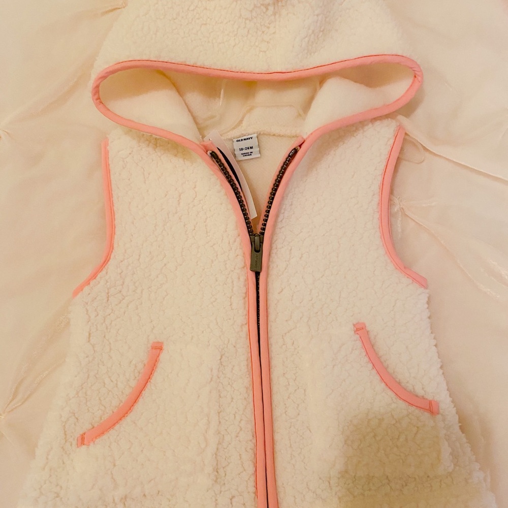 Old Navy Fleece Vest NWT